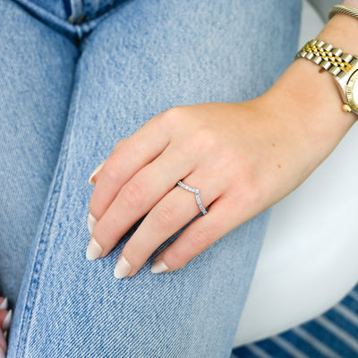 .40CTW Alternating Baguette and Round Diamond “V” Contour Band – 14K White Gold