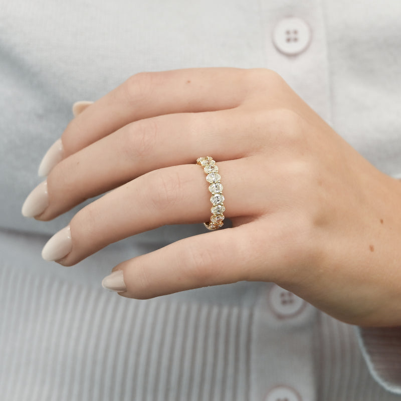 1.53CTW Oval Diamond Band - Shared Prong - 14K Yellow Gold